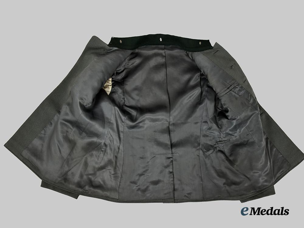 germany,_heer._an_infantry_hauptmann_piped_service_tunic,_unit-_attributed_example___m_n_c7106