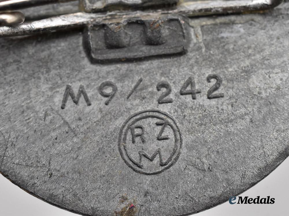 germany,_third_reich._a_pair_of1942_vienna_european_youth_congress_commemorative_badges,_by_friedrich_orth___m_n_c7156