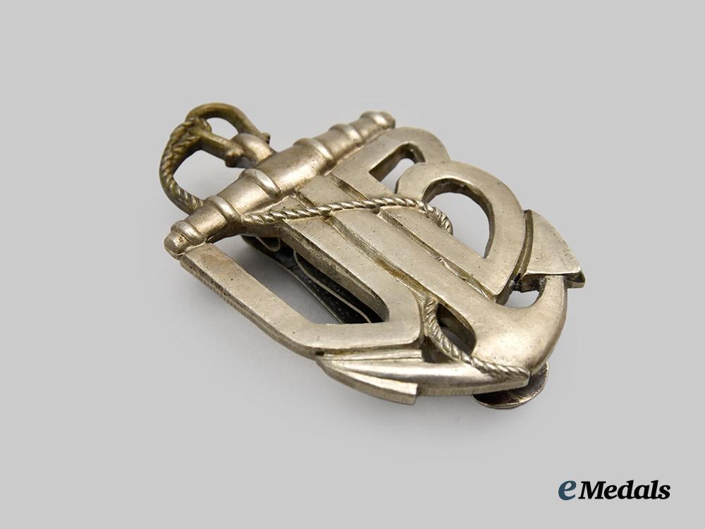 austria,_empire._a_scarce_submarine“_u-_boot”_badge,_c.1916___m_n_c7253