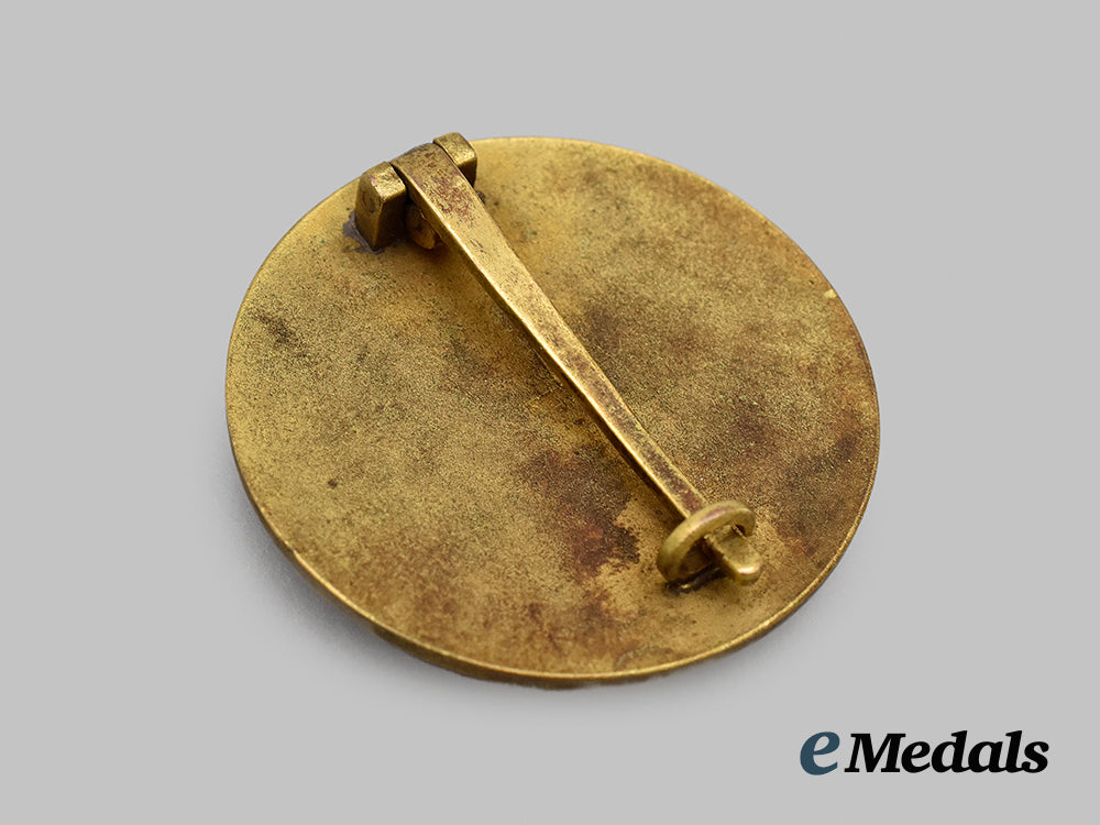 japan,_empire._an_imperial_attendant_badge,_second_war_period___m_n_c7282