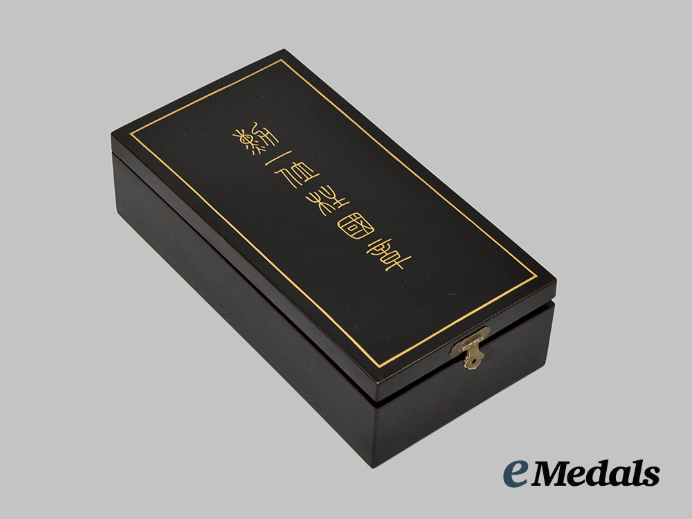 japan,_manchukuo._an_order_of_the_pillars_of_state,_i_class_grand_cordon_set_in_case___m_n_c7346