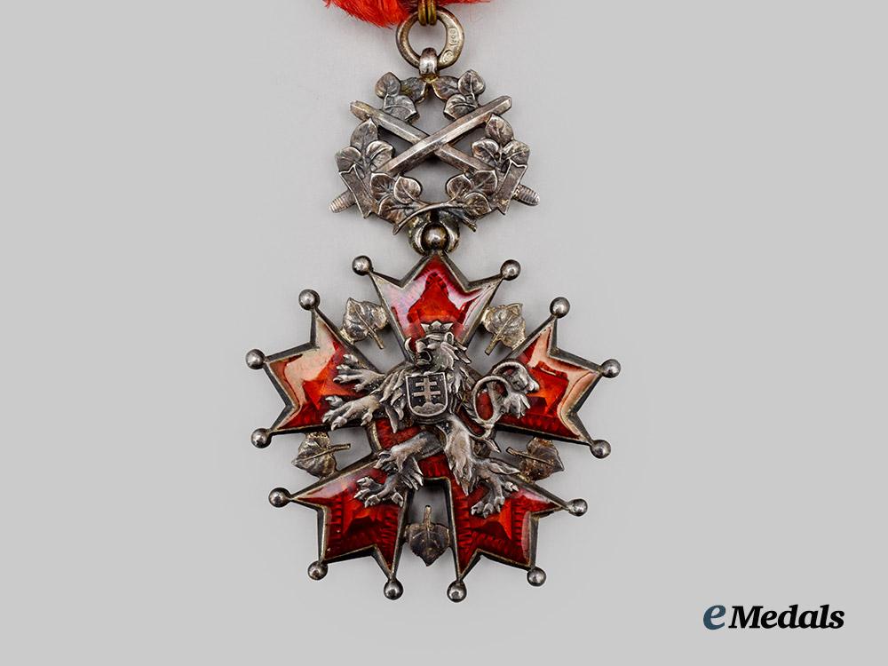 czechoslovakia,_republic._an_order_of_the_white_lion,_v_class_in_case,_by_karnet&_kysely___m_n_c7410