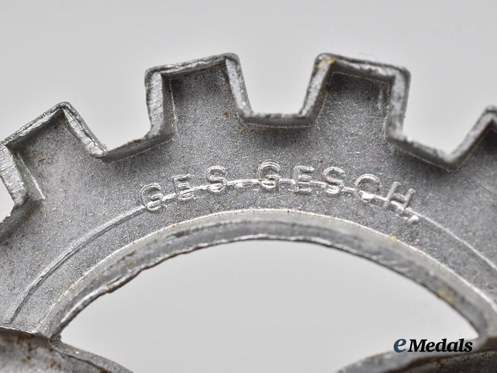 germany,_third_reich;_italy,_kingdom._a_pair_of_cap_insignia___m_n_c7525