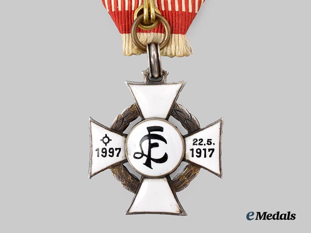 austria,_imperial._a_military_merit_cross,_i_i_i_class_with_war_decoration,_swords,_and_commemorative_date,_c.1914___m_n_c7672