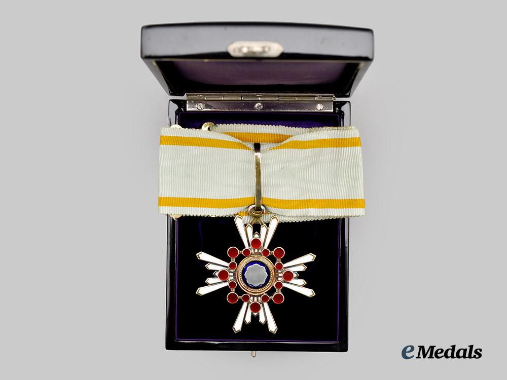 japan,_imperial._an_order_of_the_sacred_treasure,_i_i_i_class_with_case___m_n_c7781