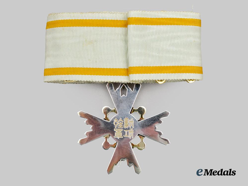 japan,_imperial._an_order_of_the_sacred_treasure,_i_i_i_class_with_case___m_n_c7786