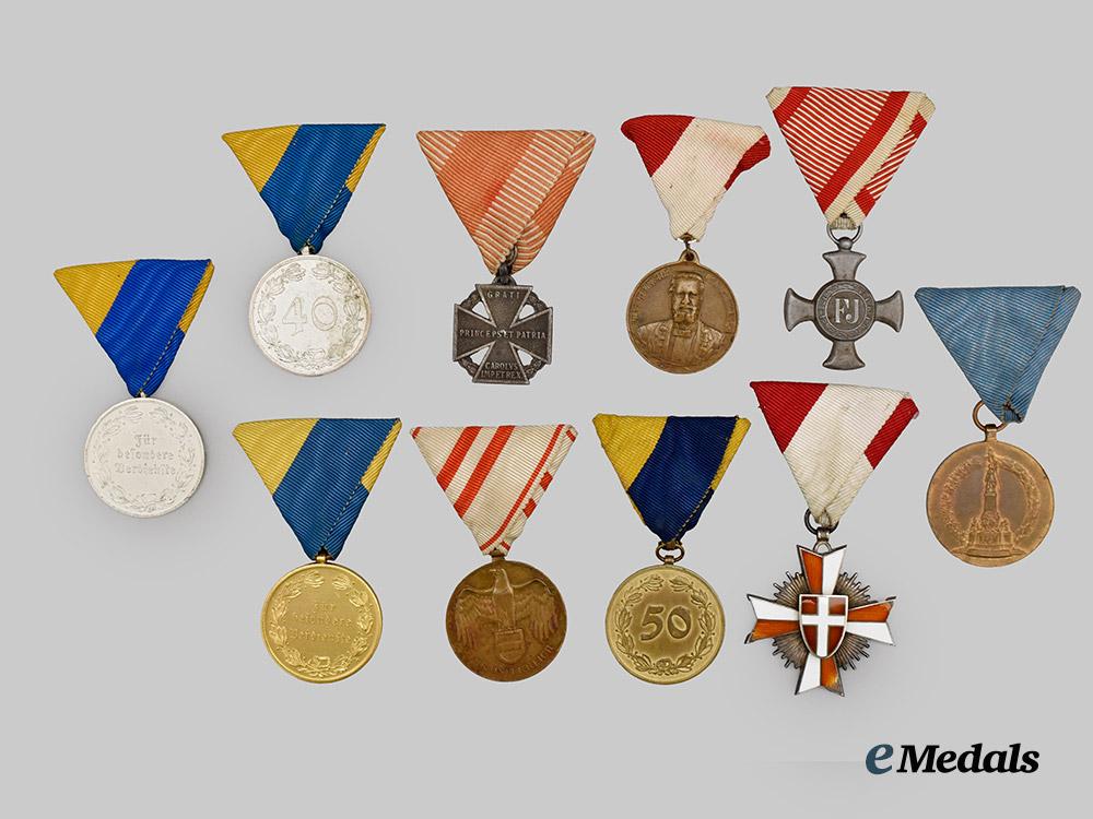 austria,_imperial._a_lot_of_ten_decorations___m_n_c7789