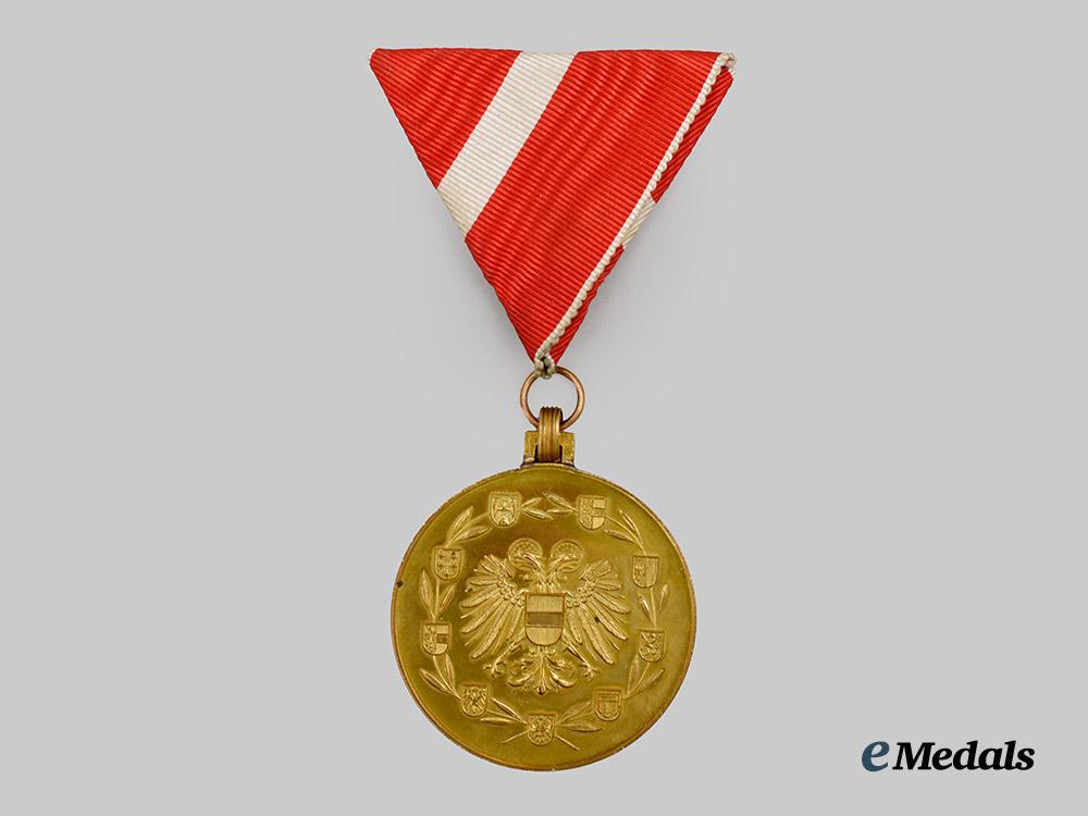 austria,_republic._a_decoration_of_honour_for_services_to_the_republic,_gold_medal___m_n_c7816
