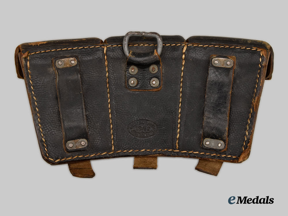 germany,_wehrmacht._a_karabiner98k_ammunition_pouch,_by_just&_co,___m_n_c7952