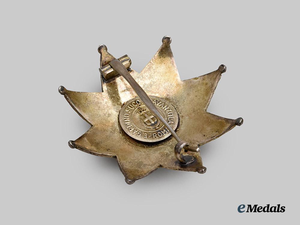 italy,_kingdom._a_cased_order_of_the_crown_of_italy_in_gold,_grand_officer,_complete_set._c.1920___m_n_c7985