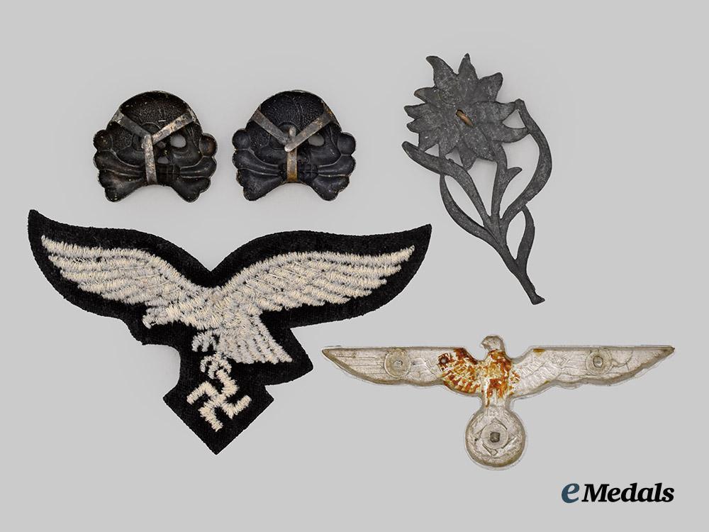 germany,_wehrmacht._a_mixed_lot_of_insignia_for_heer_and_luftwaffe_personnel___m_n_c7988