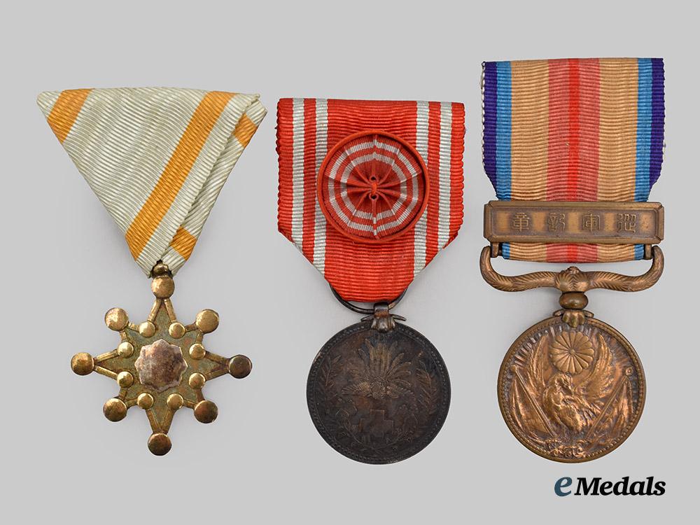 japan,_imperial._a_lot_of_three_cased_decorations___m_n_c7993-_recovered