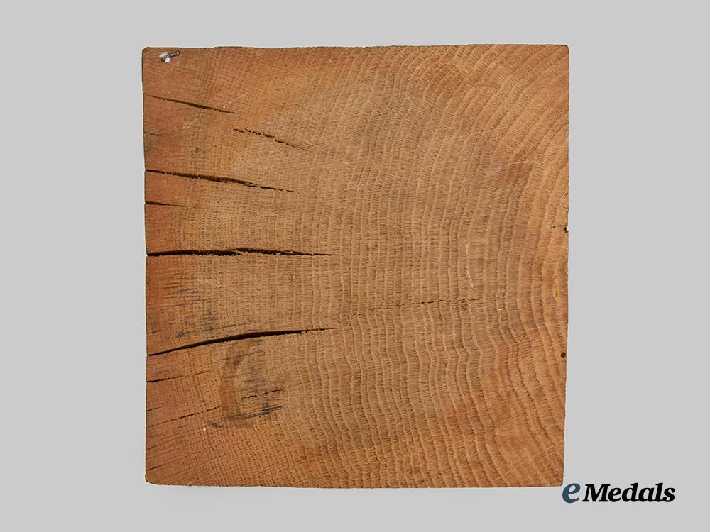 united_kingdom._a_section_of_oak_section_from_h._m._s._victory___m_n_c8011