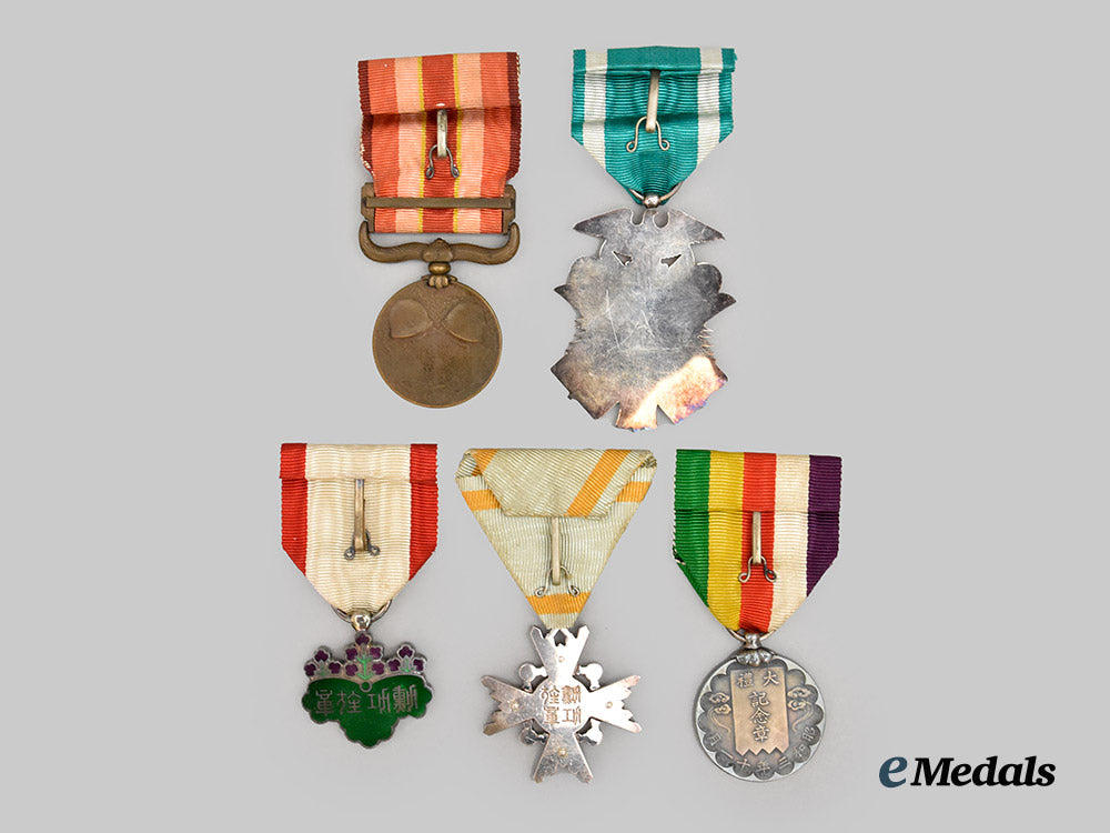 japan,_empire._five_decorations&_awards___m_n_c8021