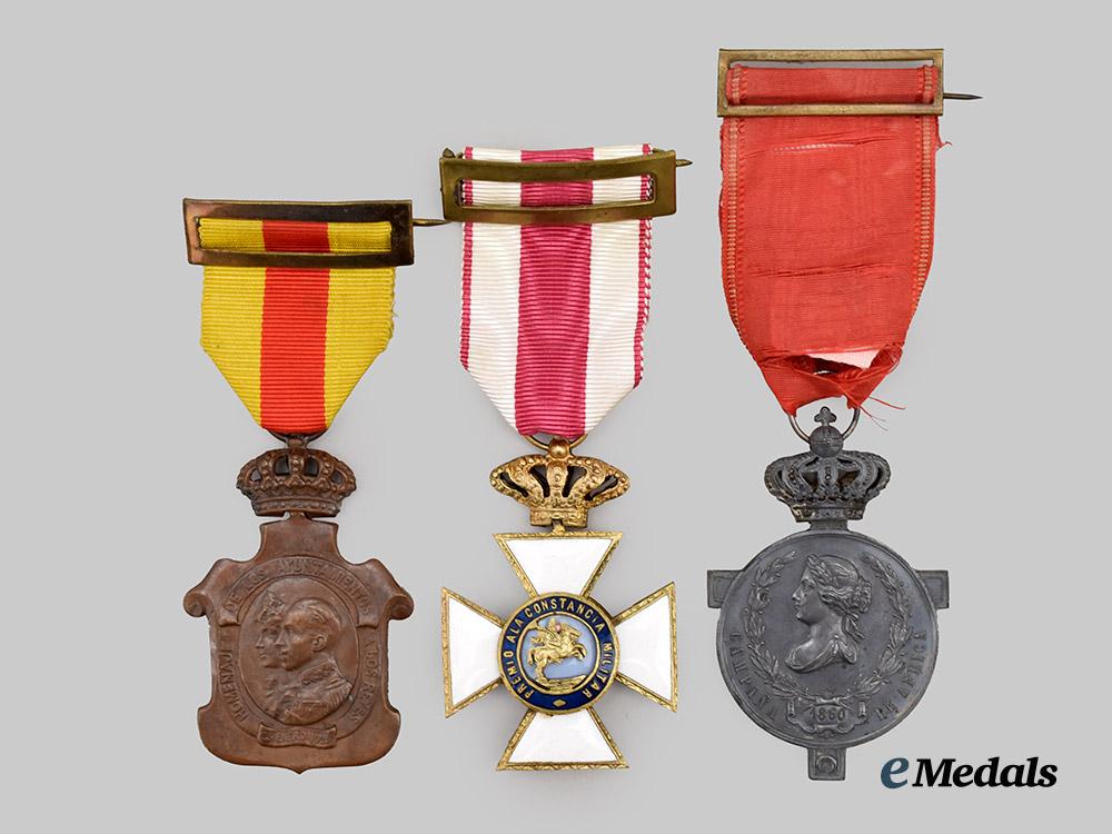 spain,_kingdom._a_lot_of_three_spanish_decorations___m_n_c8067