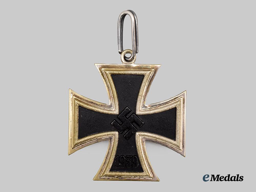 germany,_federal_republic._a_knight’s_cross_of_the_iron_cross,_exhibition_example_with_case,_by_rudolf_souval___m_n_c8070