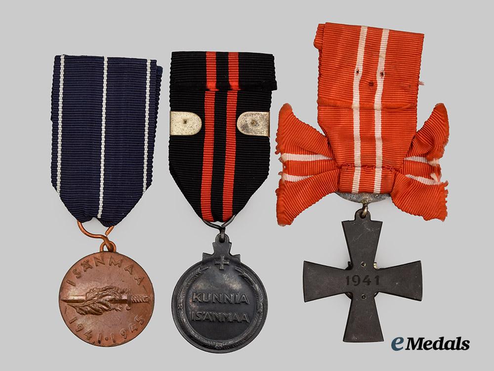 finland,_republic._a_lot_of_three_second_war_decorations___m_n_c8119