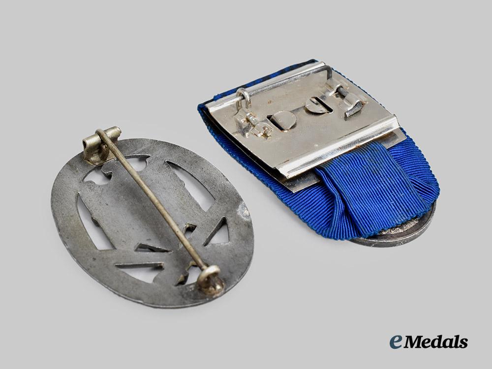 germany,_wehrmacht._a_pair_of_awards___m_n_c8146