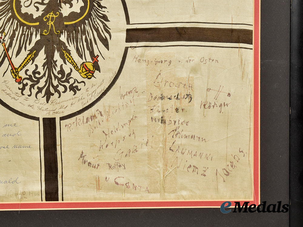 germany,_imperial._a_presentation_flag_signed_by_the_surviving_members_of_von_the_flying_circus___m_n_c8156
