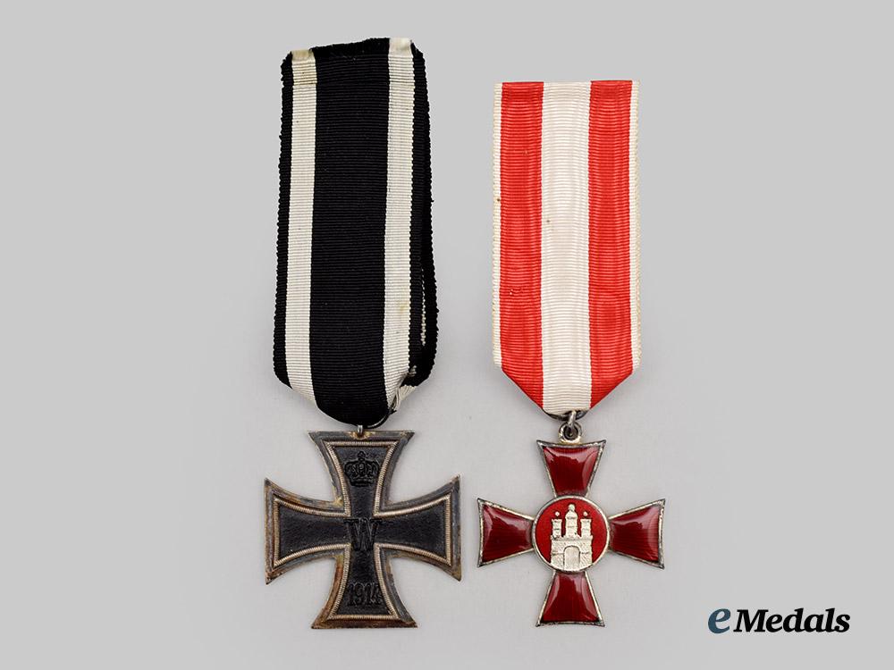 germany,_imperial._a_pair_of_awards_to_a_first_world_war_combatant,_presentation_set_with_custom_case___m_n_c8222