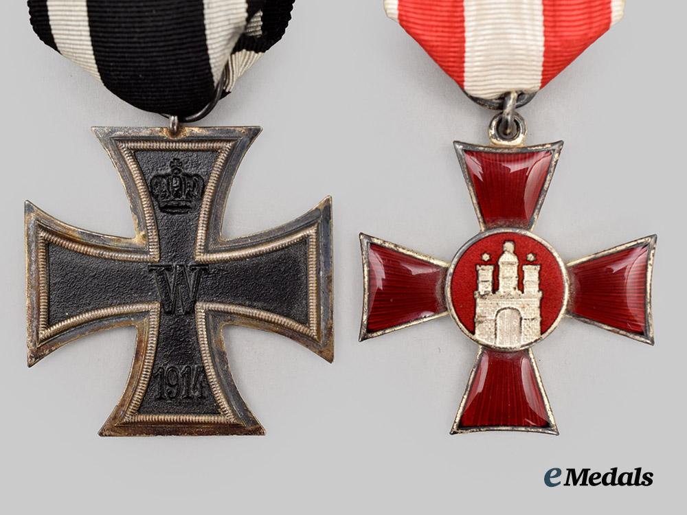 germany,_imperial._a_pair_of_awards_to_a_first_world_war_combatant,_presentation_set_with_custom_case___m_n_c8223