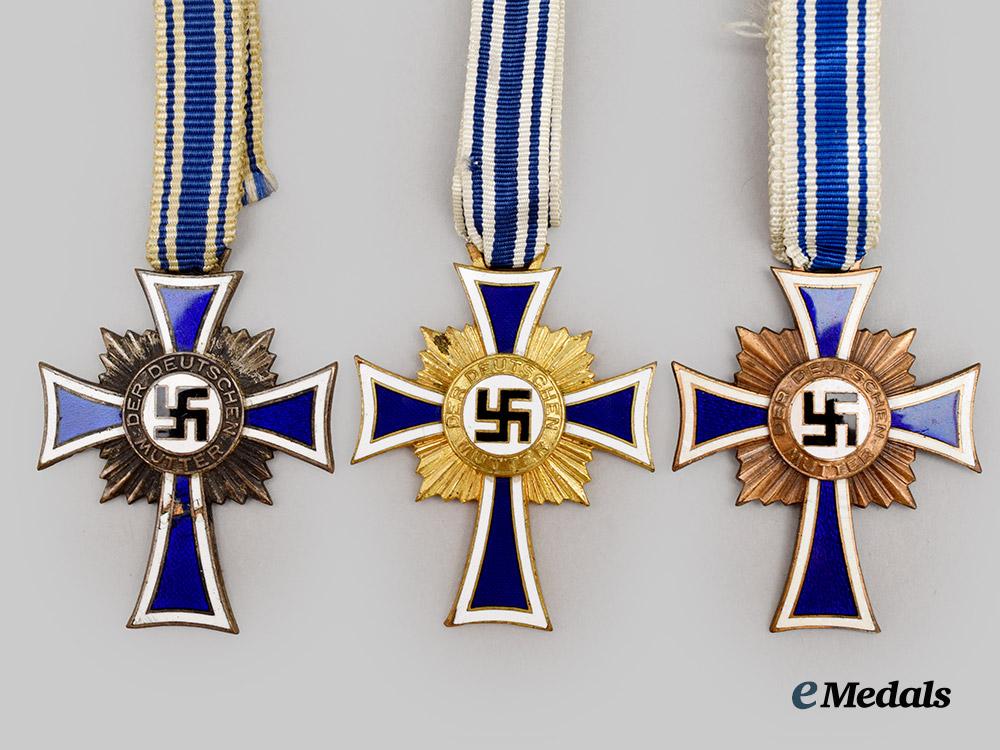germany,_third_reich._a_lot_of_honour_crosses_of_the_german_mother,_all_grades___m_n_c8311