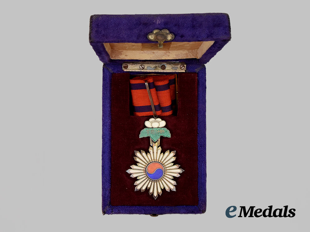 korea,_empire._an_order_of_the_taeguk,_i_i_i_class,_commander_in_case___m_n_c8364