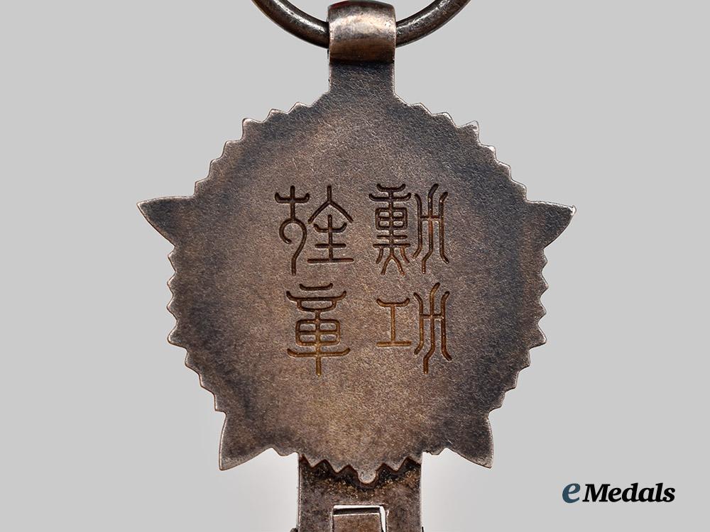 japan,_manchuko._an_order_of_the_auspicious_clouds,_v_i_class___m_n_c8377