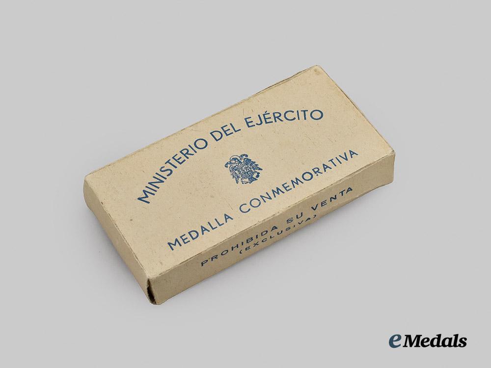 spain,_spanish_state._a_mint_medal_of_the_russian_campaign,_with_case,_by_diez_y_campañia___m_n_c8409