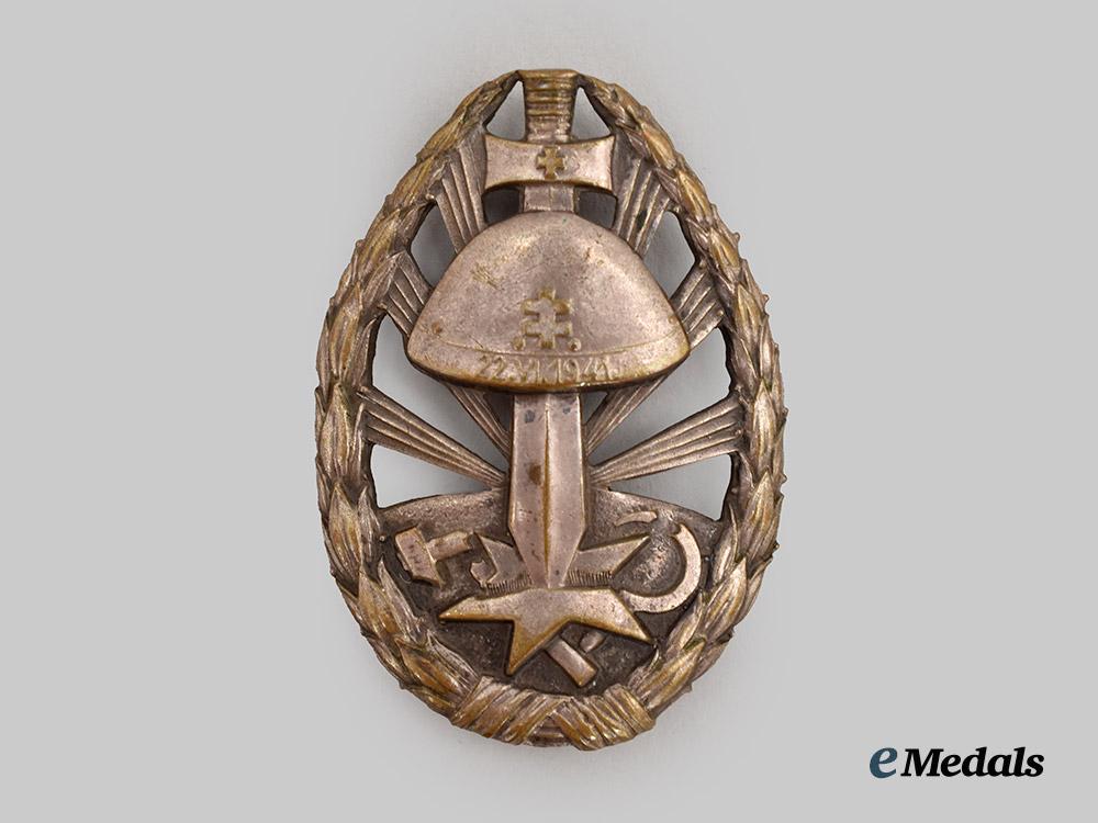 slovakia,_republic._a_badge_of_honour_for_eastern_front_service,_silver_grade___m_n_c8478