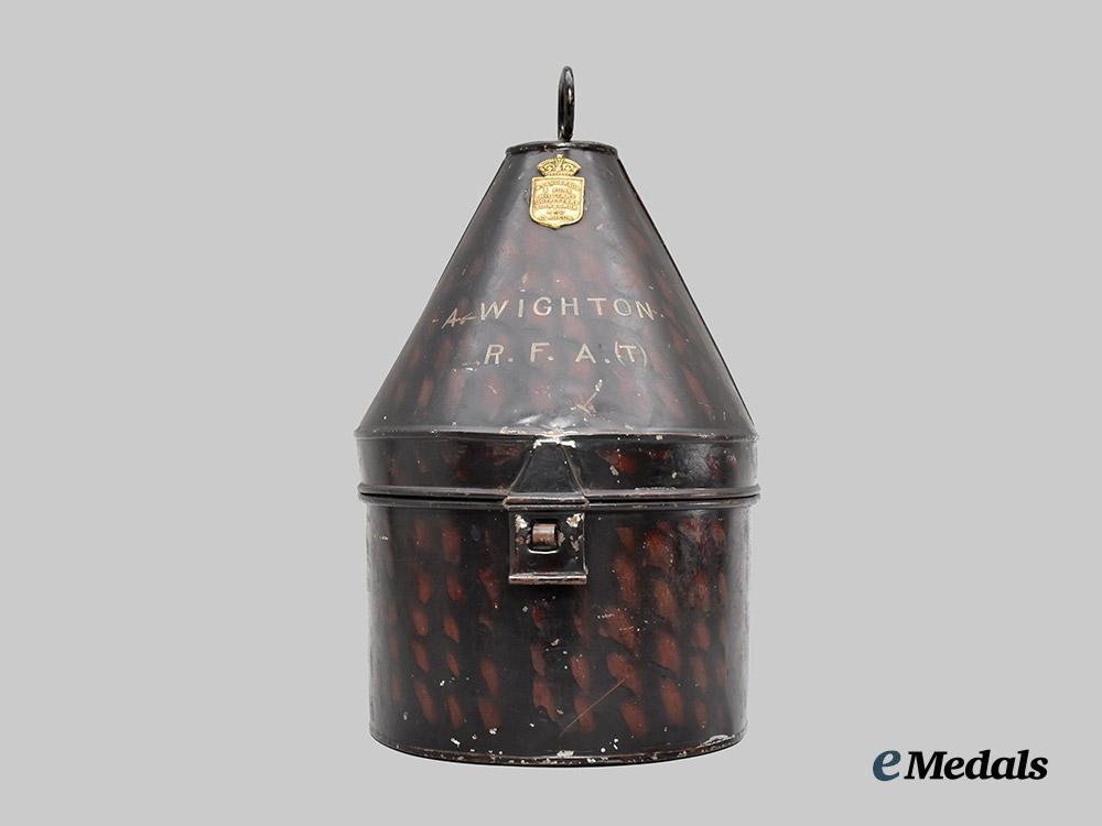 united_kingdom._a_royal_field_artillery_home_service_helmet&_carry_case_to_a._wighton___m_n_c8597