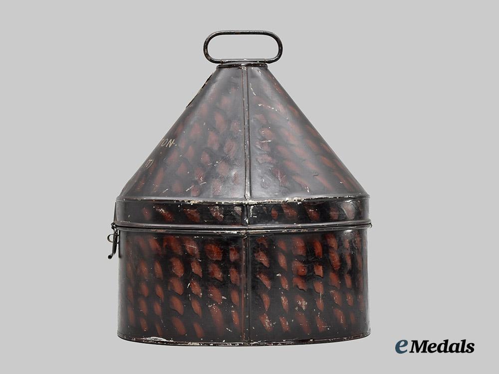 united_kingdom._a_royal_field_artillery_home_service_helmet&_carry_case_to_a._wighton___m_n_c8600