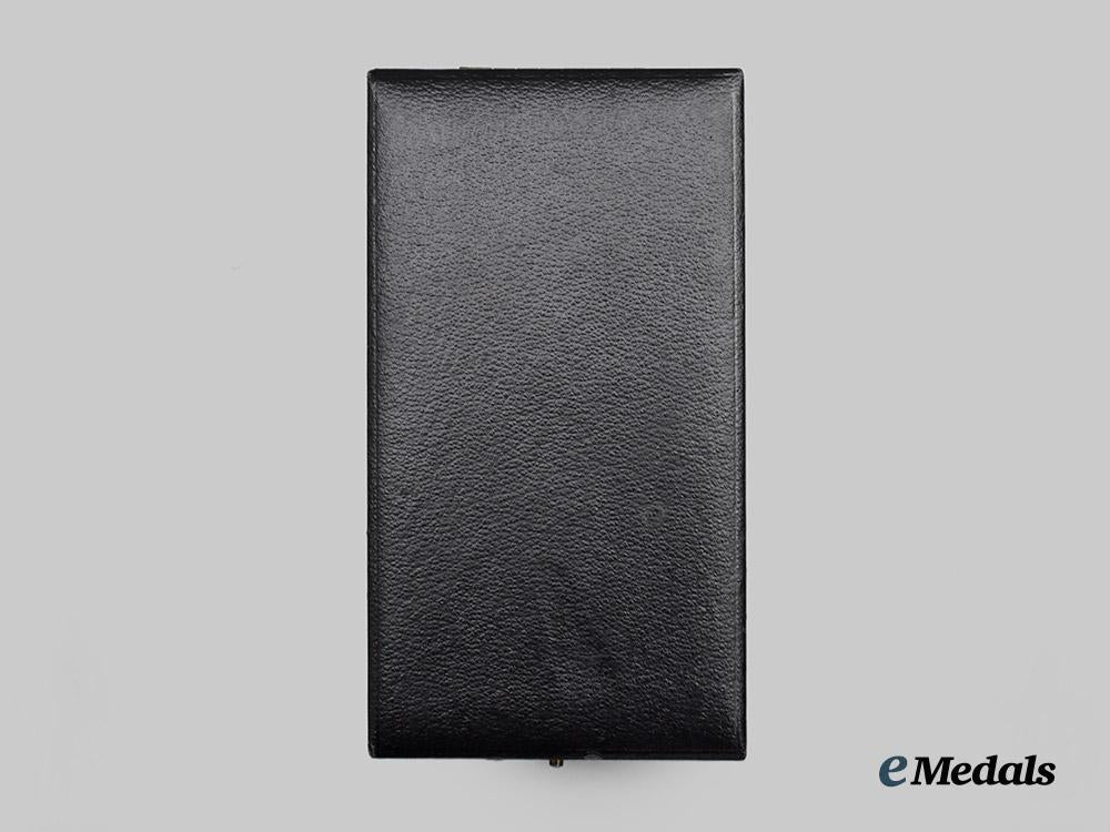 germany,_federal_republic._a_knight’s_cross_of_the_iron_cross,_exhibition_example_with_case_by_steinhauer&_lück,_c.1960___m_n_c8608