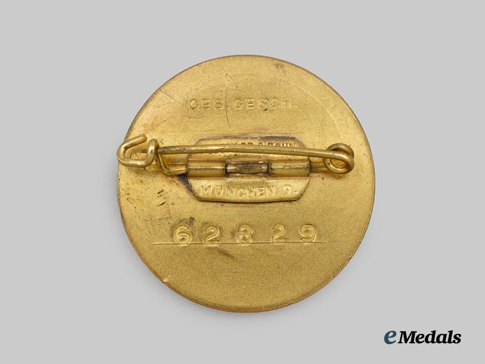 germany,_n_s_d_a_p._a_golden_party_badge,_large_version_by_deschler&_sohn,_to_karl_wilhelm_bingel___m_n_c8630