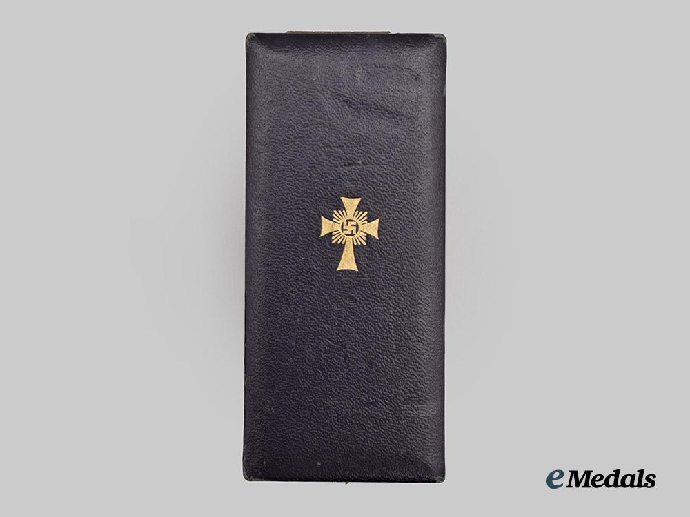 germany,_third_reich._a_mixed_lot_of_awards_and_insignia___m_n_c8632