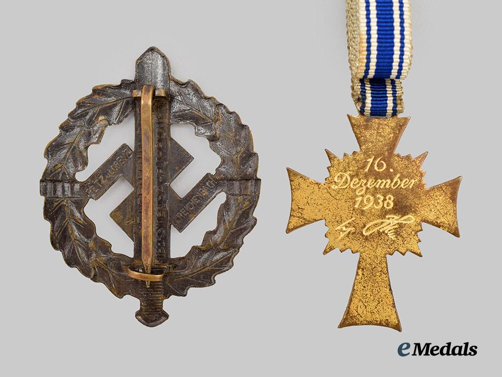 germany,_third_reich._a_mixed_lot_of_awards_and_insignia___m_n_c8640