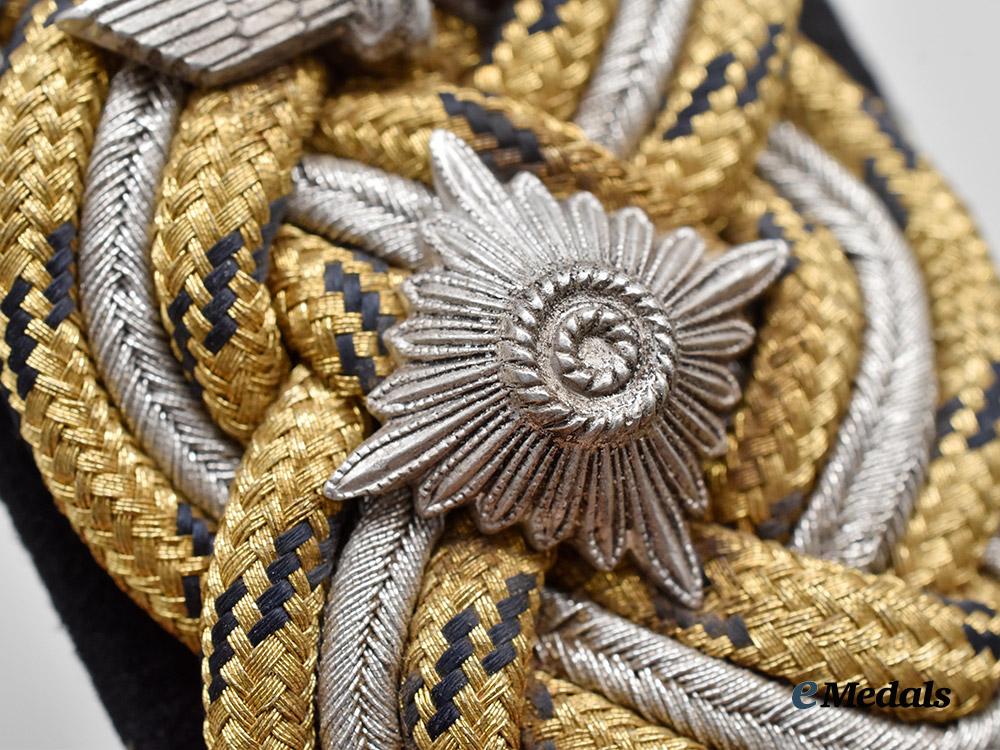 germany,_third_reich._a_rare_set_of_railway_protection_police_reichsbahnschutzführer_shoulder_boards___m_n_c8667