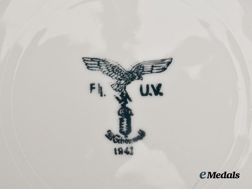 germany,_third_reich._a_pair_of_mess_hall_plates___m_n_c8677