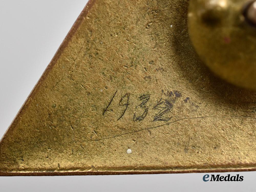 russia,_soviet_union._a_badge_for_distinguished_electrical_work_in_the_first_five_year_plan,_c.1932___m_n_c8678