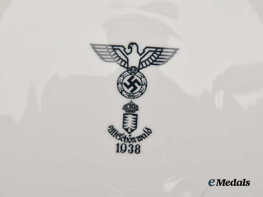 germany,_third_reich._a_pair_of_mess_hall_plates___m_n_c8678