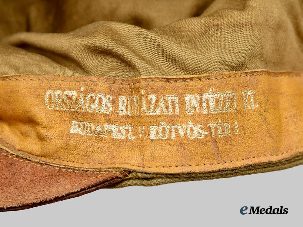 hungary,_kingdom._a_royal_air_force_service_cap,_by_the_national_clothing_institute___m_n_c8735