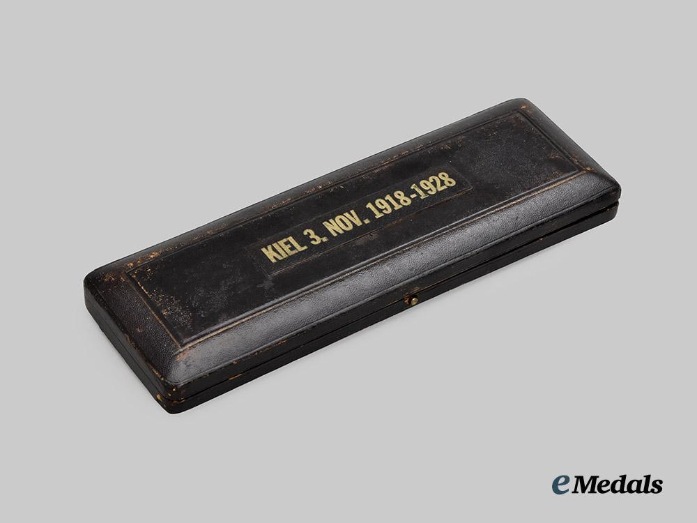germany,_weimar_republic._a_kiel_naval_commemorative_service_dagger,_with_case___m_n_c8740