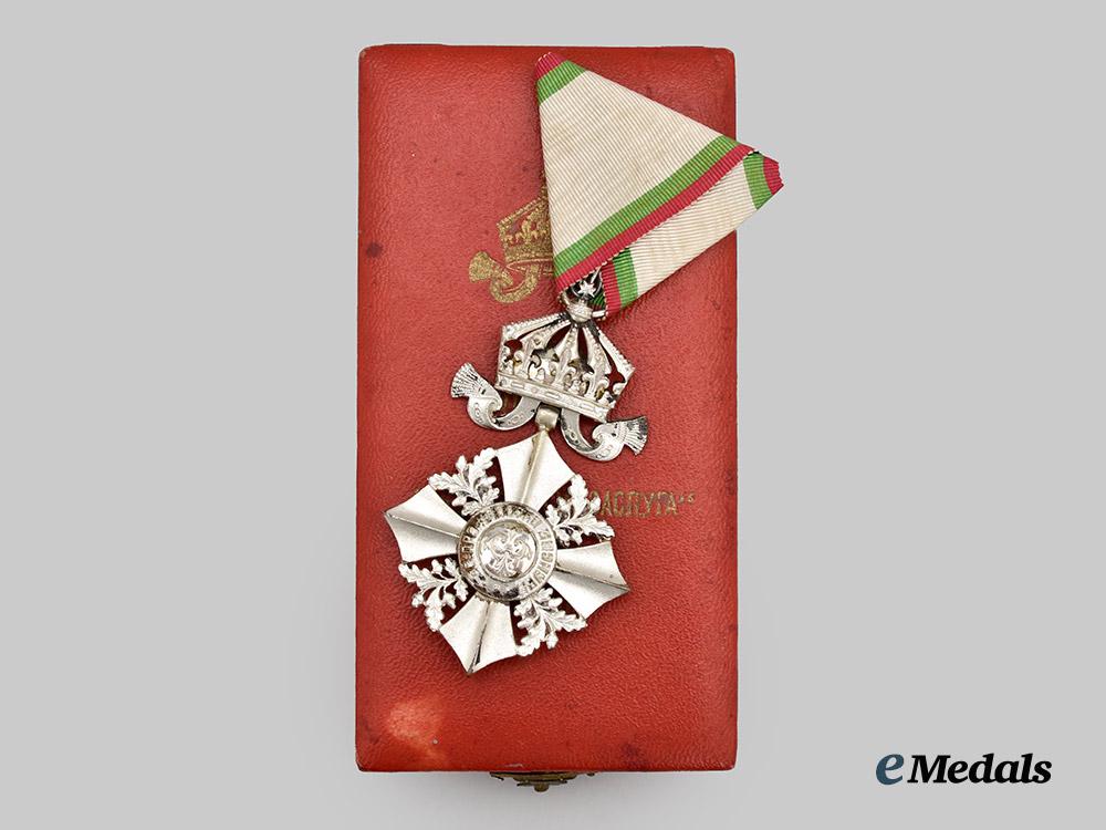bulgaria,_kingdom._an_order_of_civil_merit,_v_i_class_silver_cross_in_case___m_n_c8758