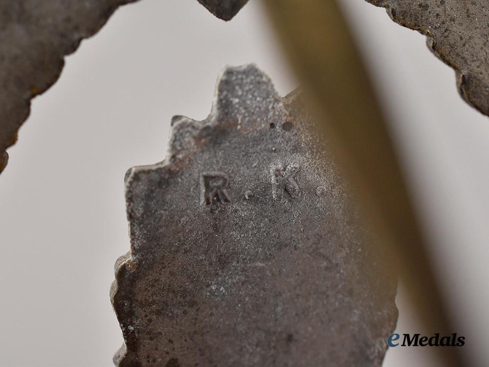 germany,_kriegsmarine._a_minesweeper_war_badge,8-_wave_type,_variation4,_by_rudolf_karneth___m_n_c8759