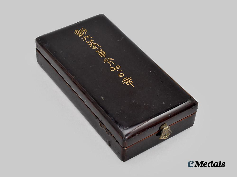 japan,_imperial._an_order_of_the_rising_sun,_v_class_in_case___m_n_c8772