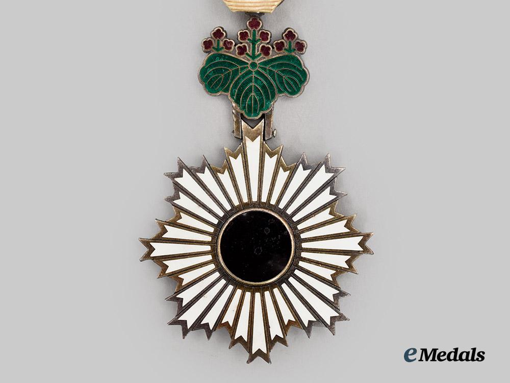 japan,_imperial._an_order_of_the_rising_sun,_v_class_in_case___m_n_c8776