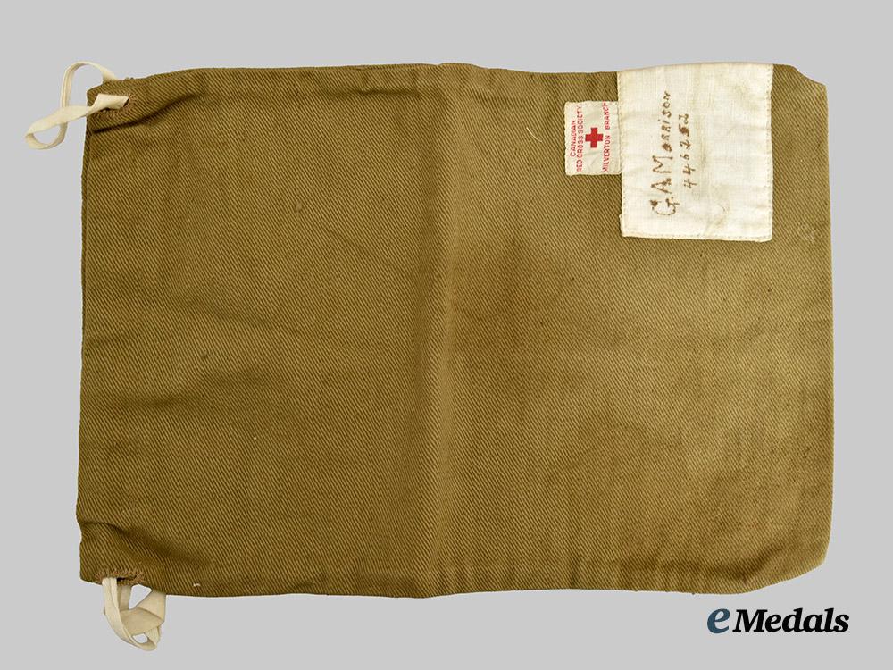 canada,_c_e_f._a_vimy_memorial_family_group_to_the_morrison_brothers___m_n_c8844