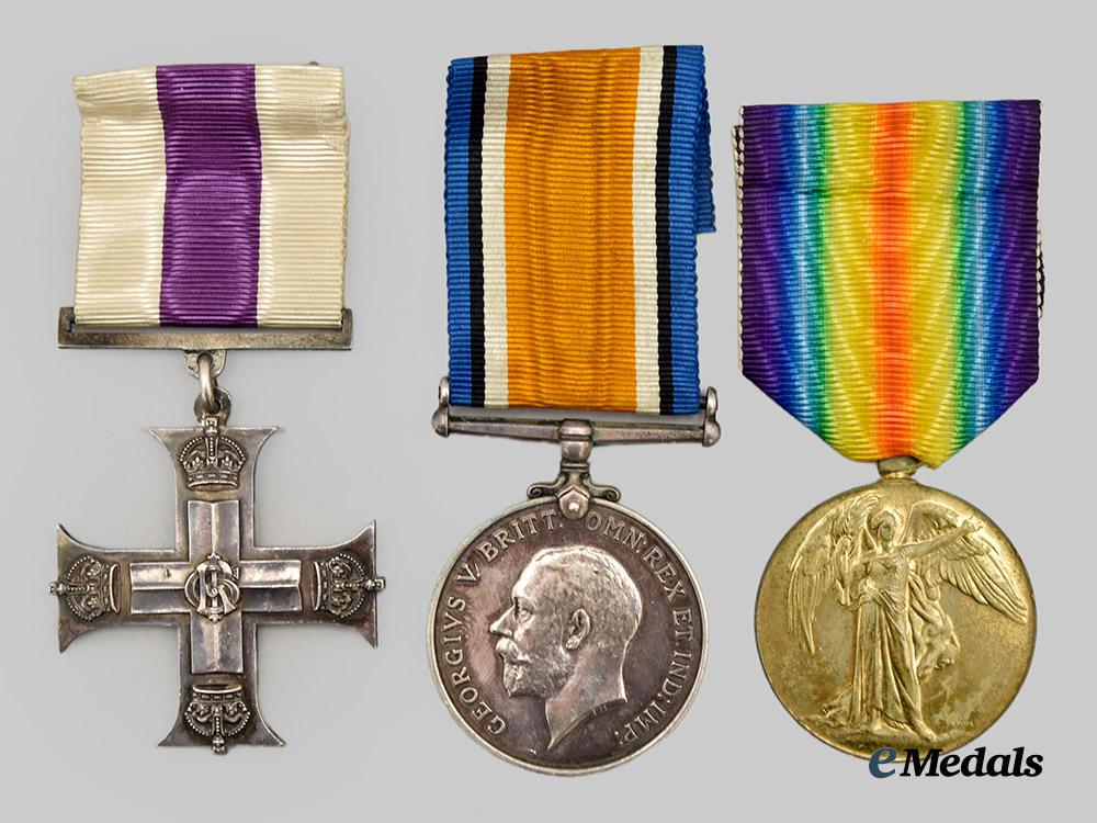 canada,_c_e_f._a_casualty_military_cross_group_for1916_action___m_n_c8849