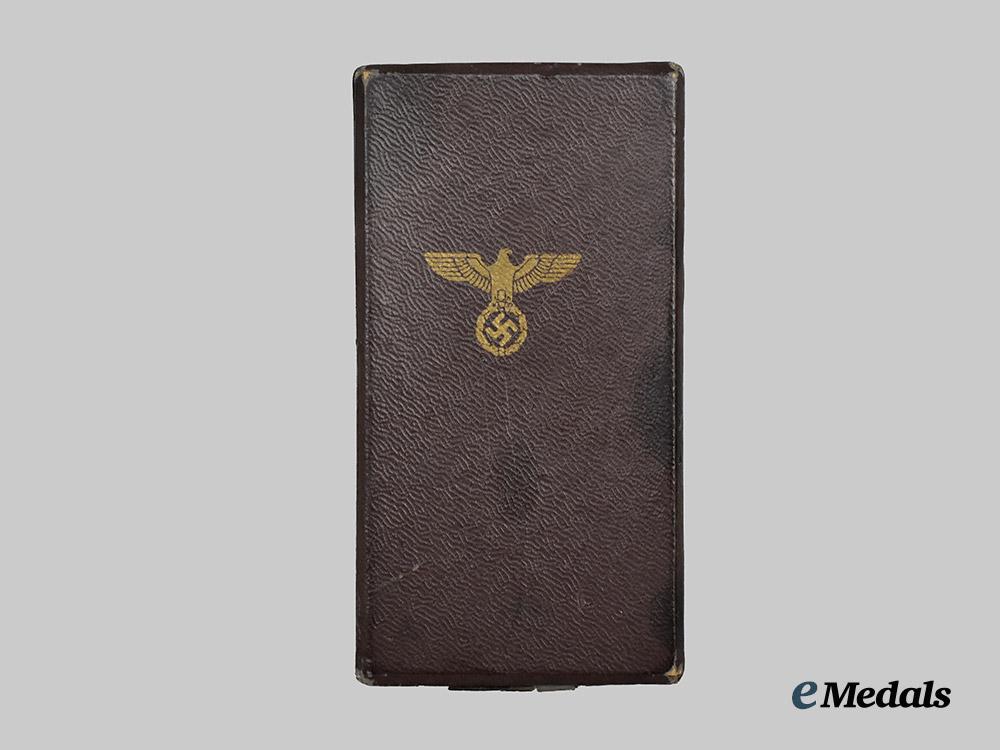 germany,_n_s_d_a_p._a_long_service_award,_i_i_i_class_for10_years,_with_case_and_ribbon_bar___m_n_c8967