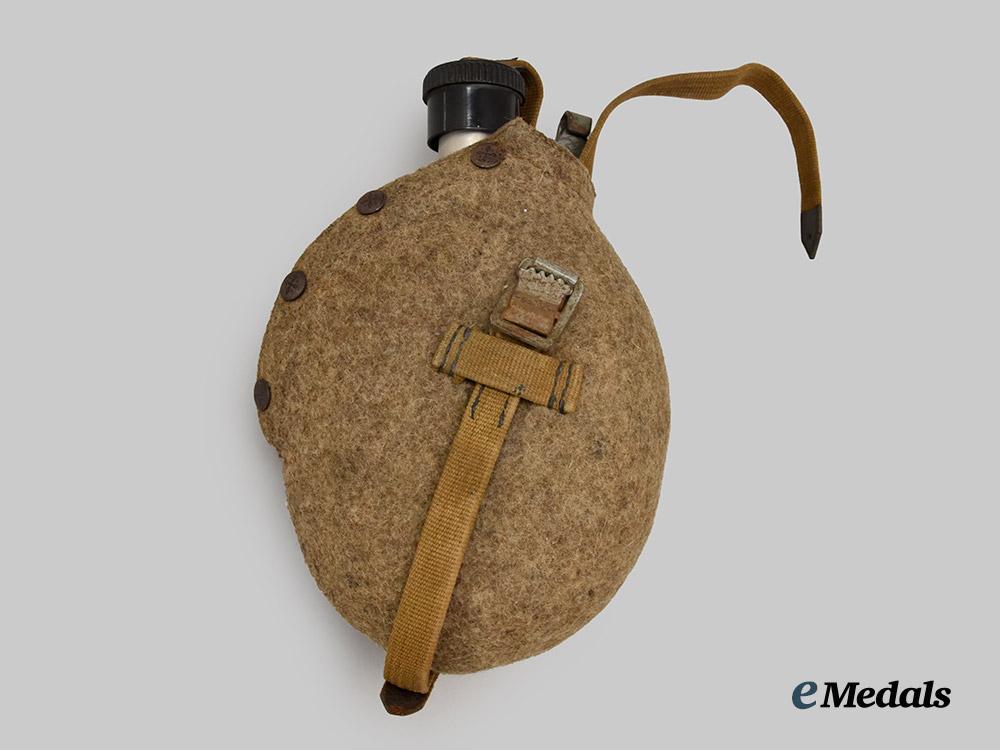 germany,_wehrmacht._an_m31_canteen,_with_u_s42nd_infantry_dedication,_by_frenzel&_sachs___m_n_c8967